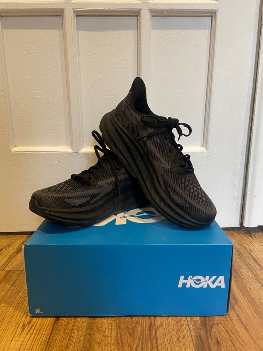 Hoka Clifton 9 wide size 10.5